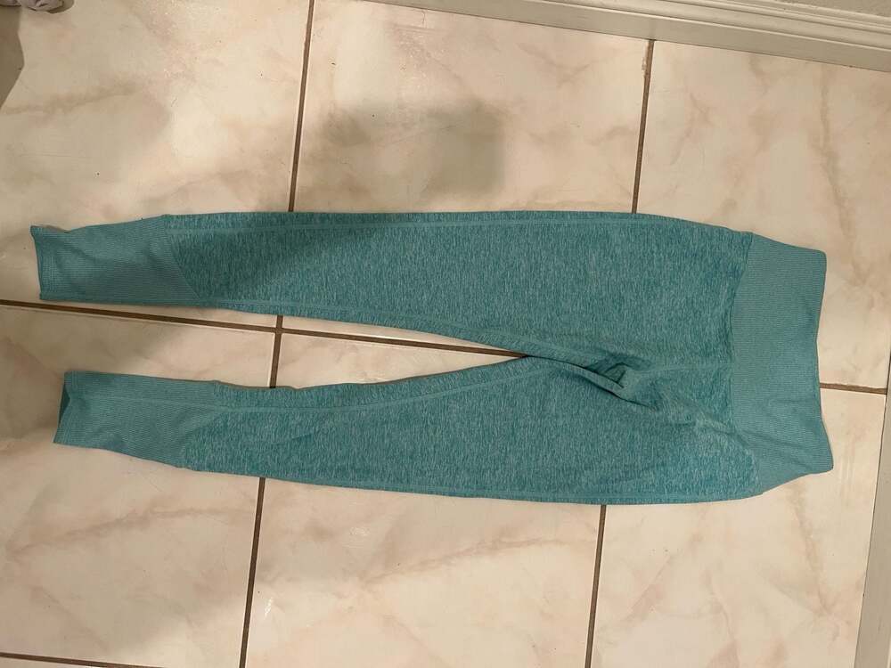 Alo Yoga High Waist Alosoft Lounge Legging in Bright Aqua Heather - Picture 7 of 9